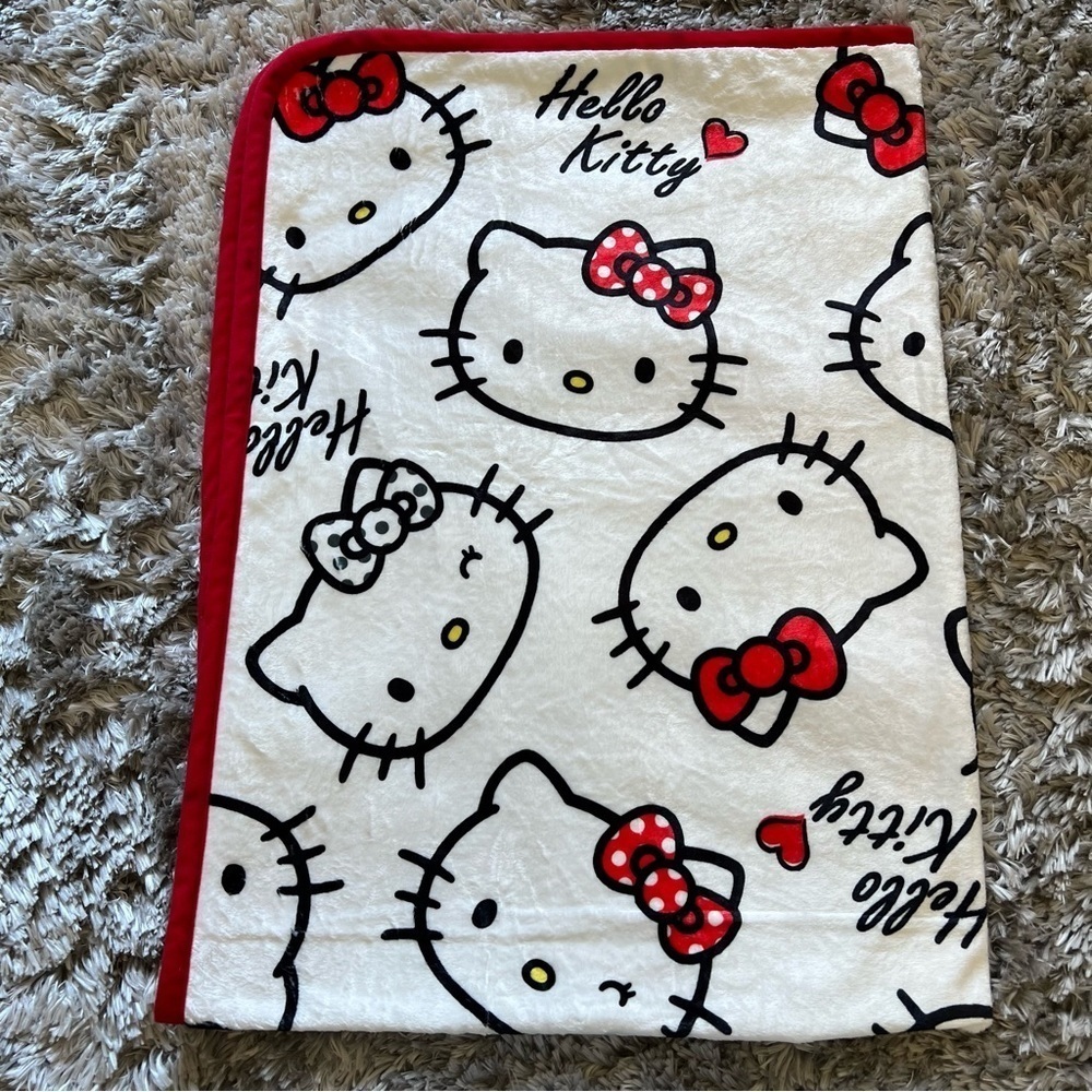 New Sanrio Hello Kitty Bows & Winks White Red Sherpa Throw Fleece Blanket